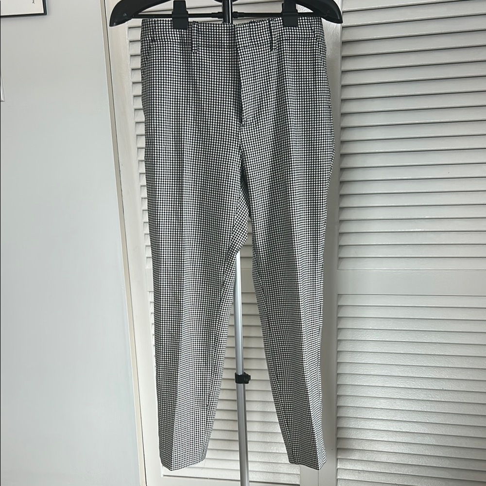 Women’s Black and White Houndstooth Trouser
